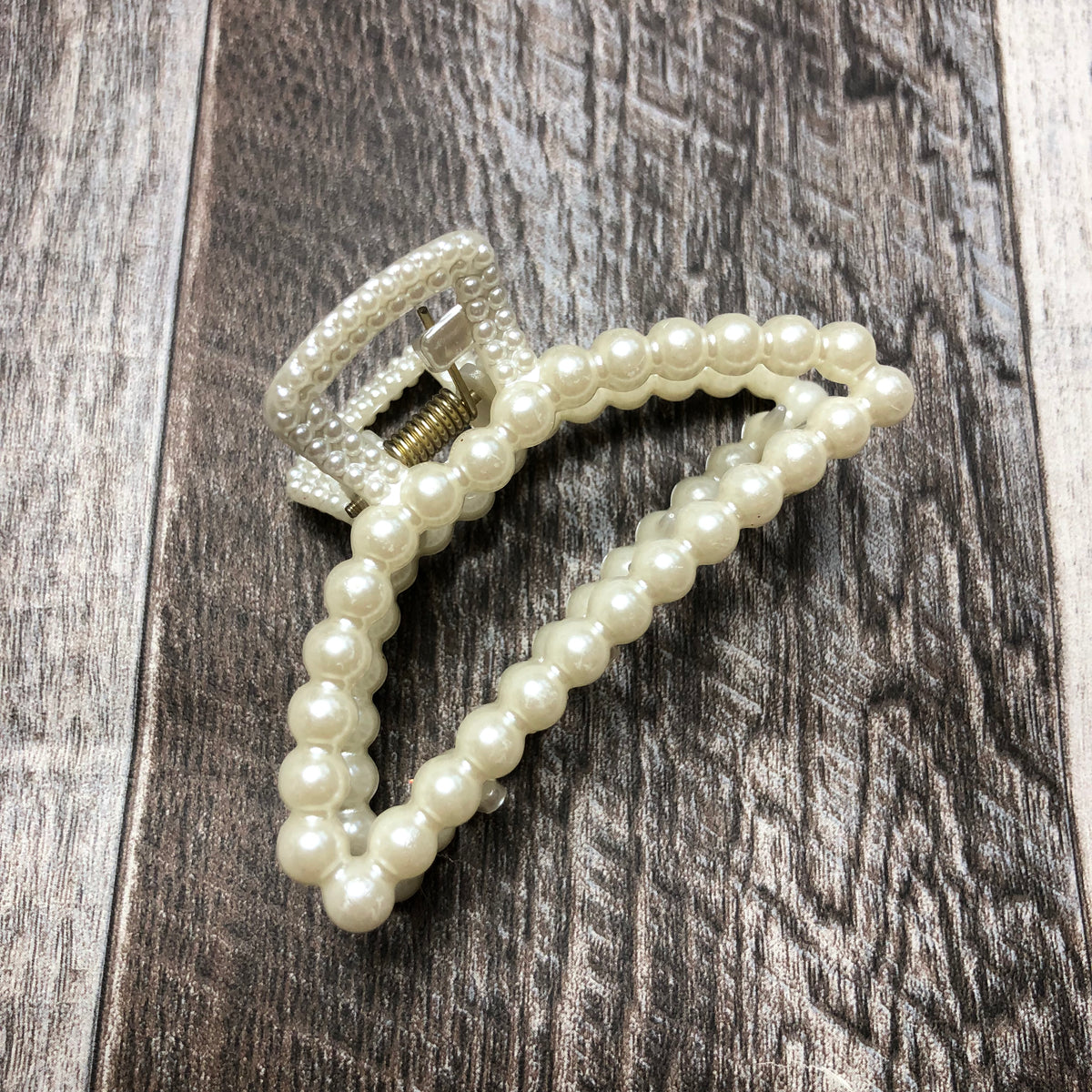 NYE Collection Pearl Claw Clips